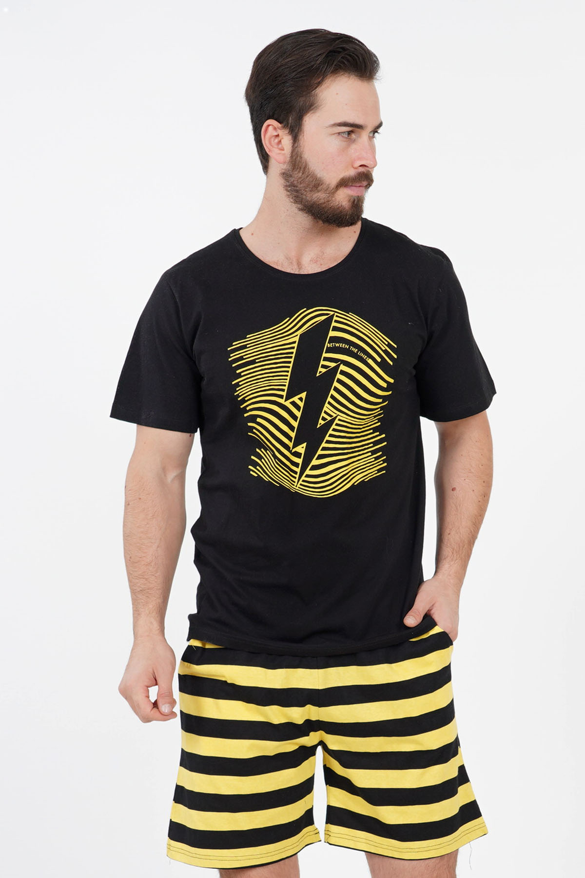 Pamuklu Erkek Kısa Kol Şortlu Pijama Takım
