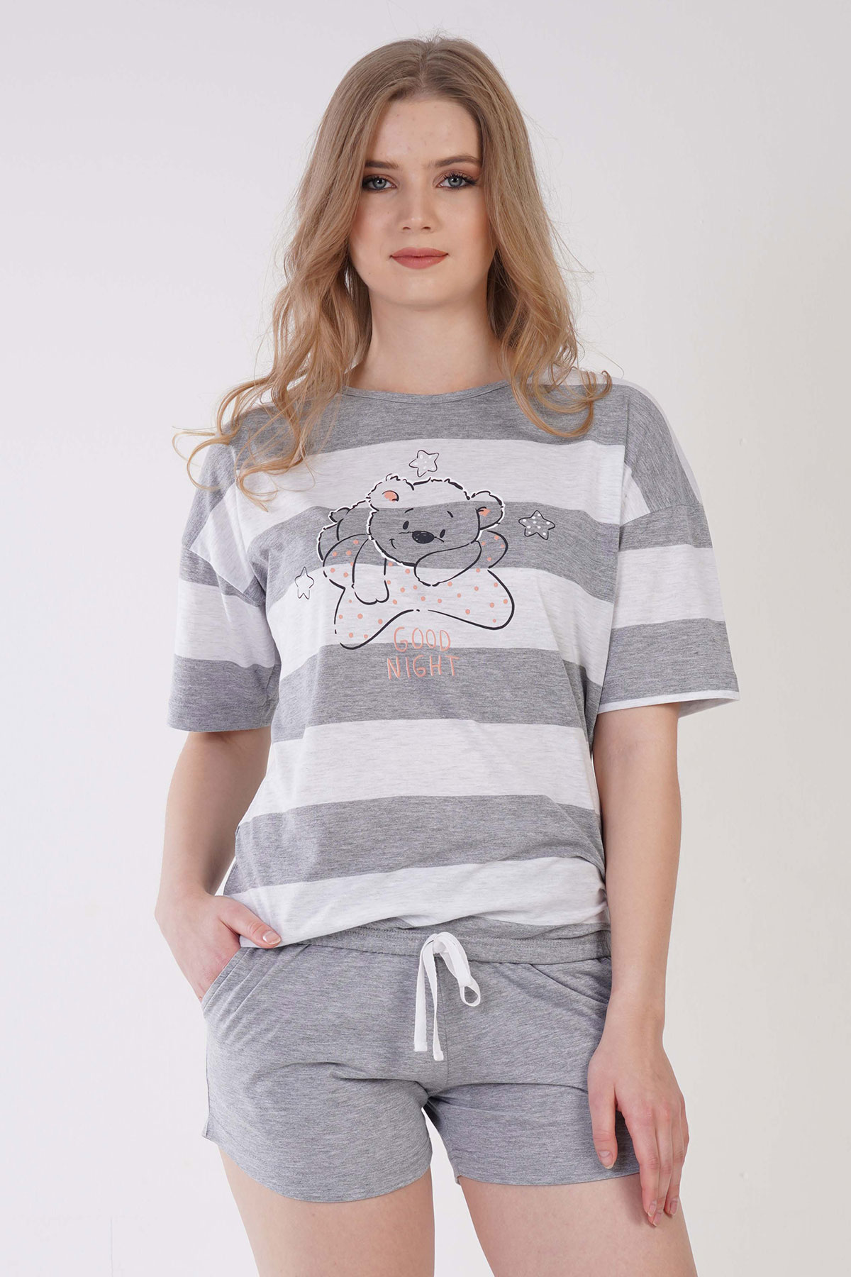 Kadın Düşük Omuzlu Kısa Kol Büzgülü Şortlu Pijama Takım
