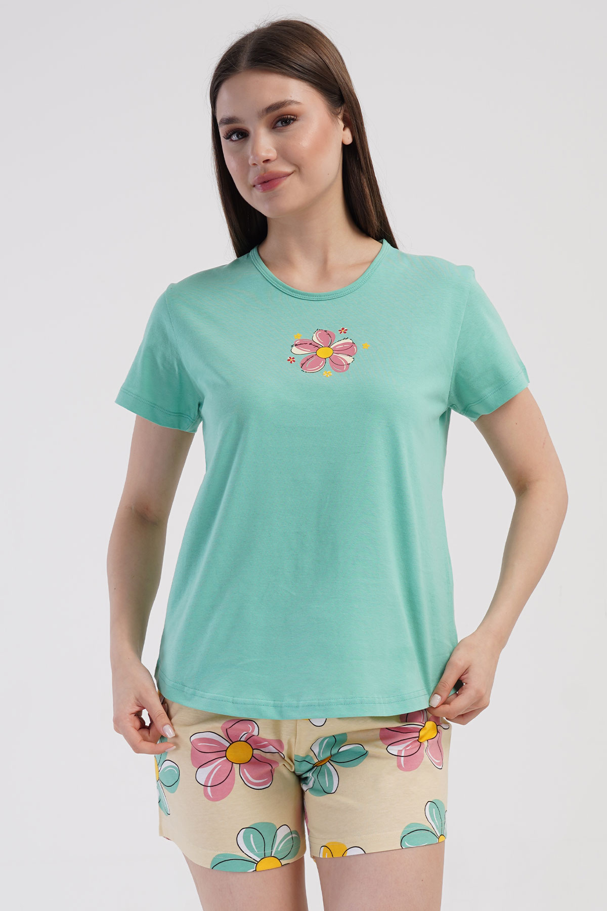 Pamuklu Kadın Kısa Kol Şortlu Pijama Takım
