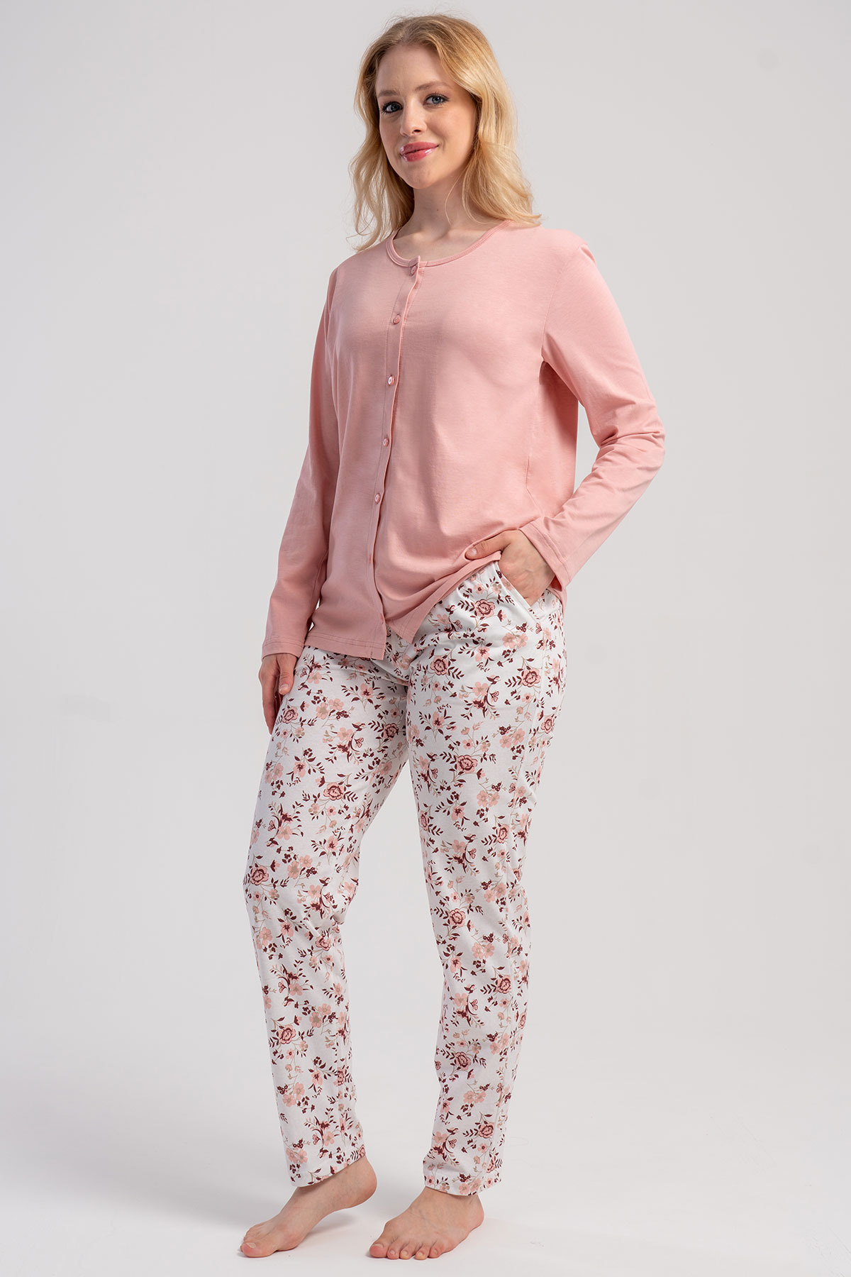 Pamuklu Kadın Tamamı Düğmeli Uzun Kol Pijama Takım

