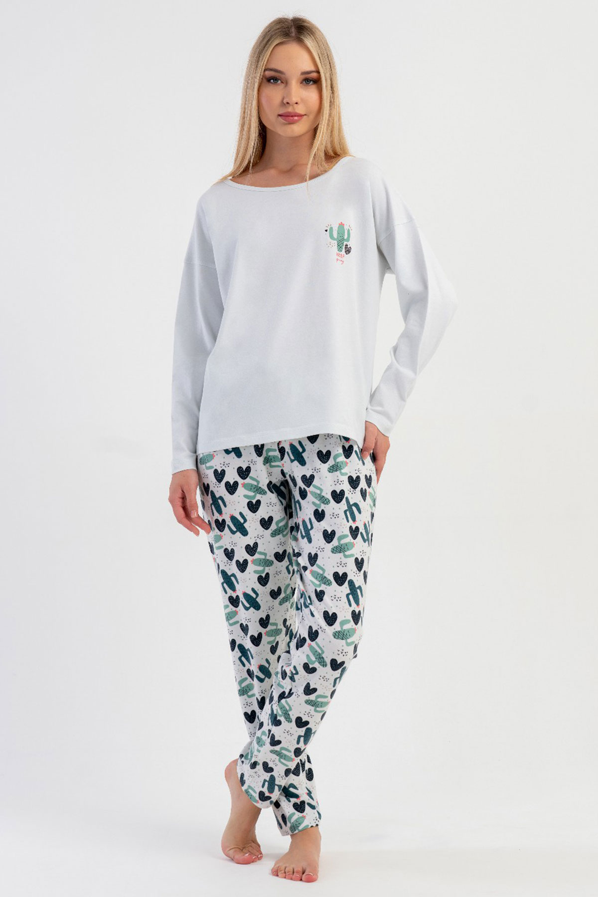 Pamuklu Kadın Düşük Omuzlu Uzun Kol Pijama Takım
