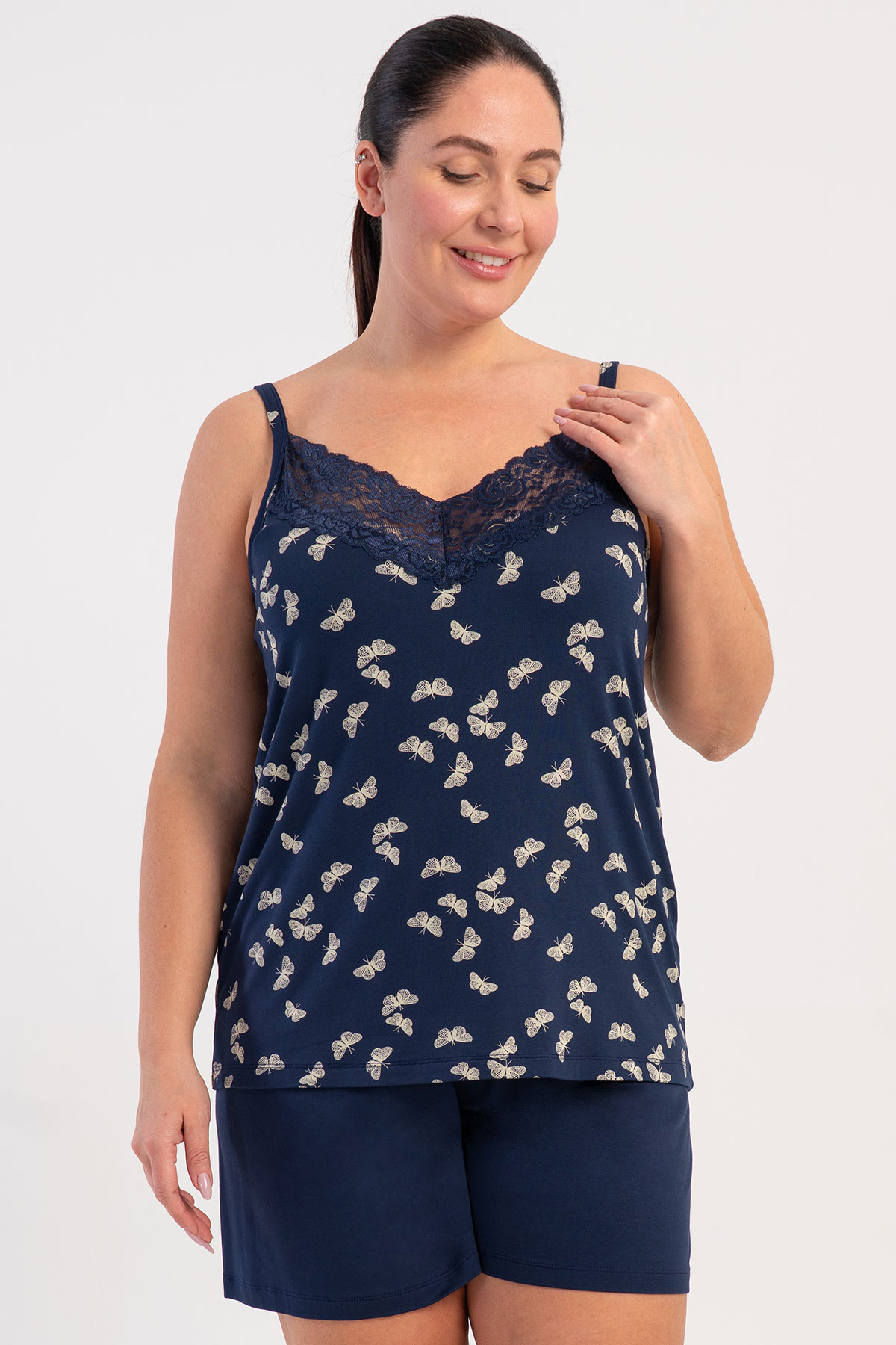 Kadın Vıscon Büyük Beden V Yaka Dantelli Ip Askılı Şortlu Pijama Takım
